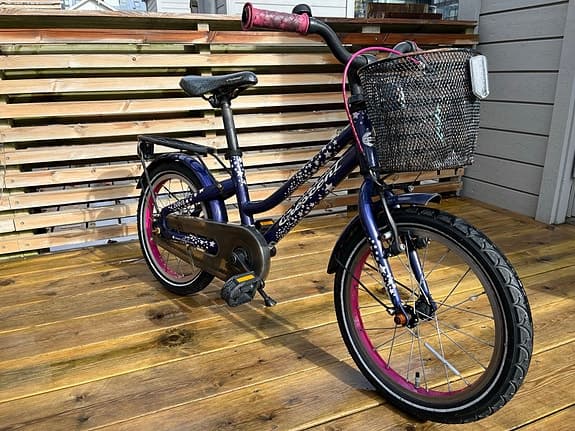 Crescent barncykel 16" lila med korg