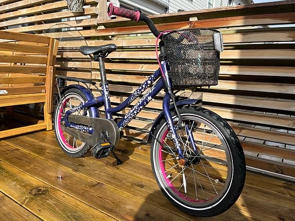 Crescent barncykel 16" lila med korg