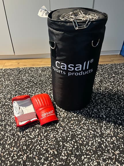Casall boxningssäck med handskar