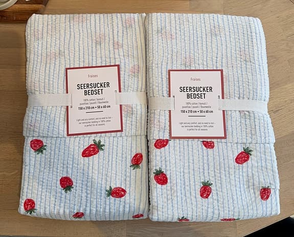 Hemtex Seersucker bäddset 150x210 cm jordgubbsmönster