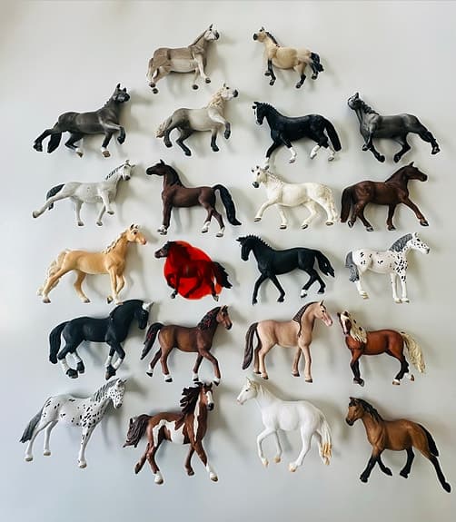 Set med 21 Schleich stora hästfigurer