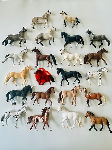 Set med 21 Schleich stora hästfigurer