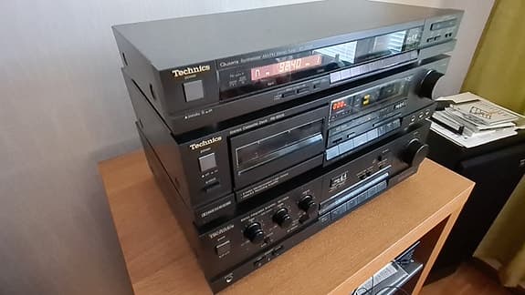 Vintage hifi Technics stereo från 80 talet