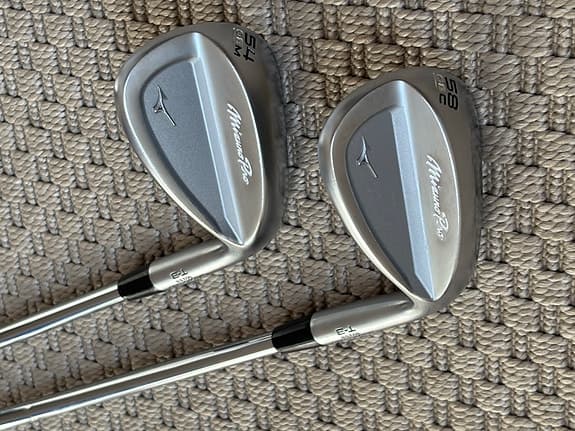 MizunoPro T-3 wedgar 54° och 58°
