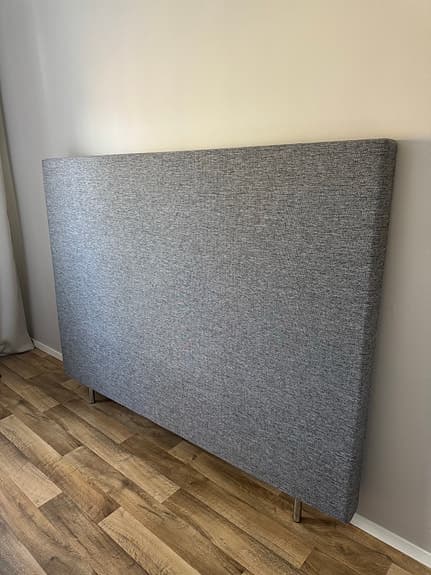 Mio sänggavel grå textil