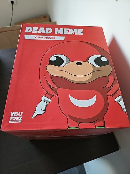 Ugandan Knuckles figur röd