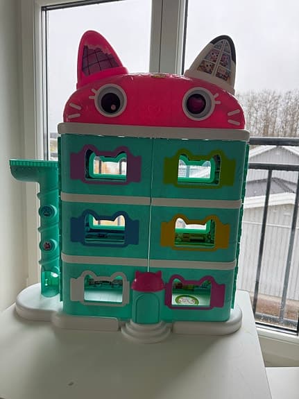 Gabbys Dockskåp – Meow-mazing dockhus med figurer och tillbehör