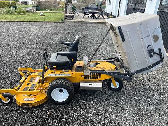 Walker Mower MTZ uppsamlare åkgräsklippare gul