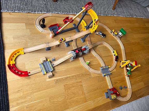 Stor BRIO tågbana