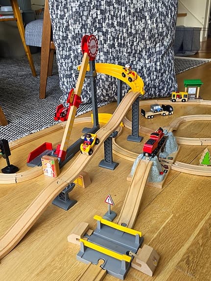Stor BRIO tågbana