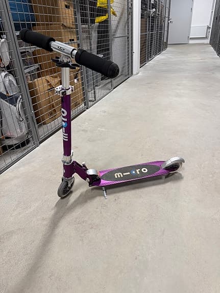 Micro sparkcykel rosa/lila