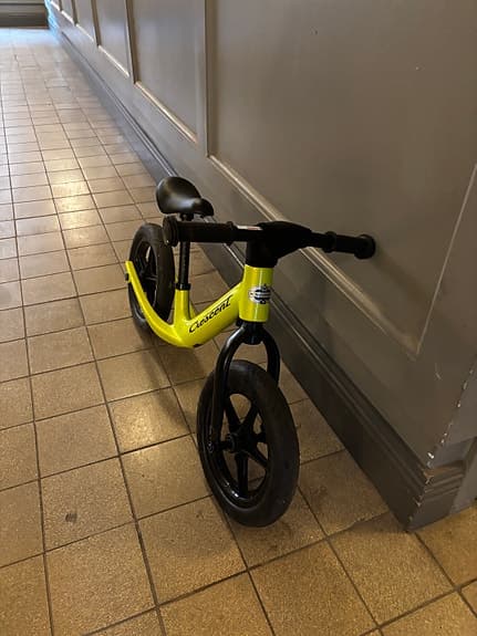 Crescent balanscykel 12" gulgrön