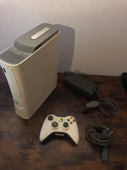 Xbox 360 spelkonsol vit, inklusive handkontroll o sladdar