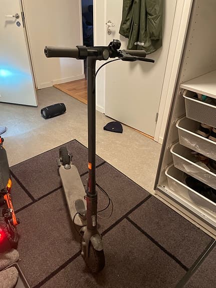 Xiaomi elscooter svart