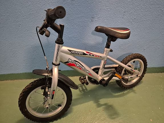 Liten Barncykel med pedaler