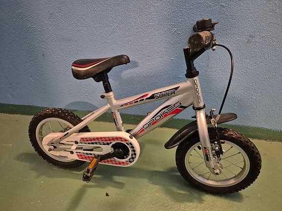 Liten Barncykel med pedaler