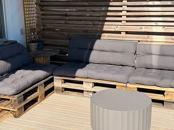 Stor loungegrupp i EU-pallar – komplett med dynor (vinterförvarade)