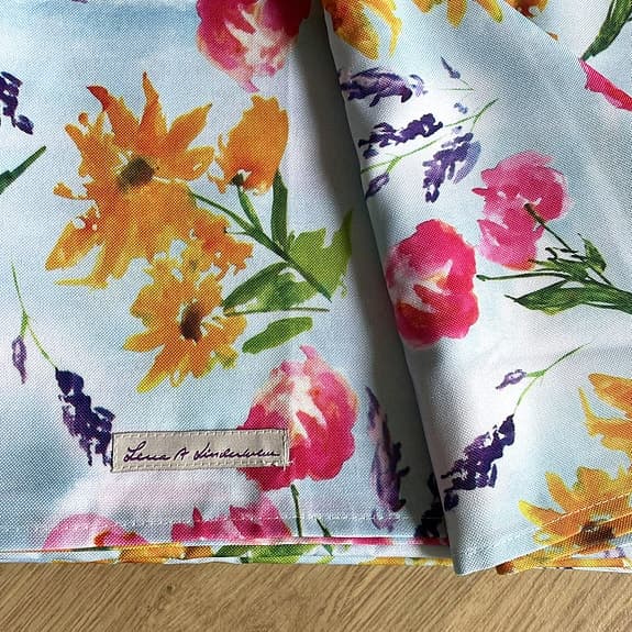 Duk "Blomsterängar" Lena Linderholm, vacker blommig sommarduk