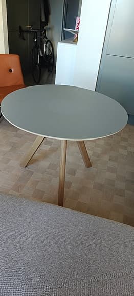 HAY runt matbord Ø90 cm i diameter