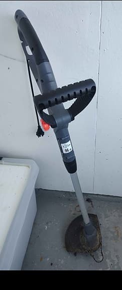 Elektrisk grästrimmer med teleskopskaft