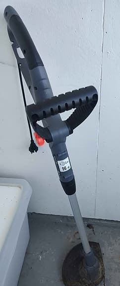 Elektrisk grästrimmer med teleskopskaft