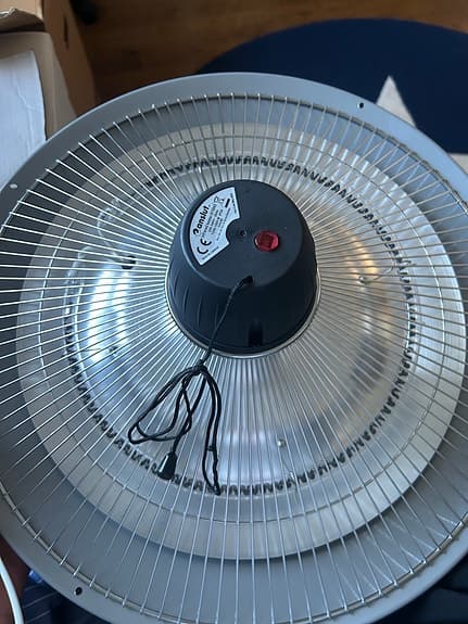 Infravärmare hängande modell i metall
