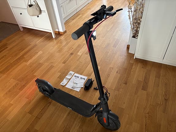 Navee V25 Elsparkcykel med display