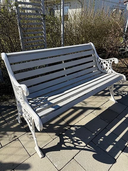 Äldre modell byarums bruk bänk