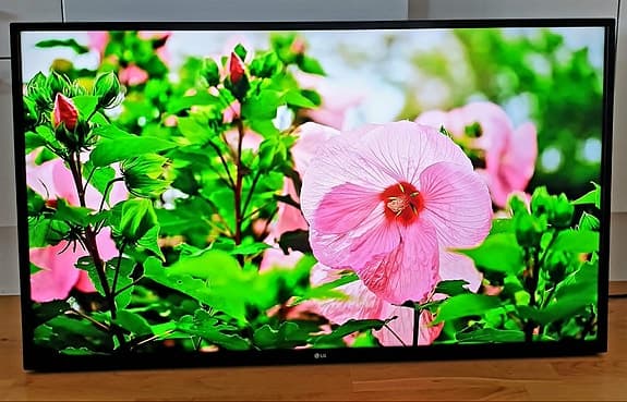 LG smart tv 43tum 4K med väggfäste