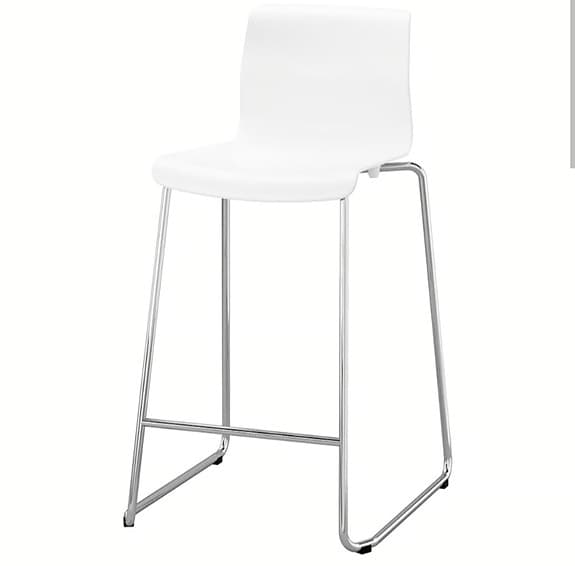 IKEA BARBORD MED FYRA STOLAR