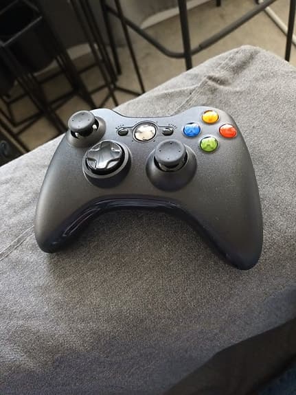Säljer xbox kontroll för dator