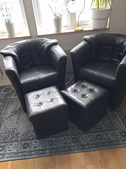 Clubfåtöljer och sittpuffar med förvaring