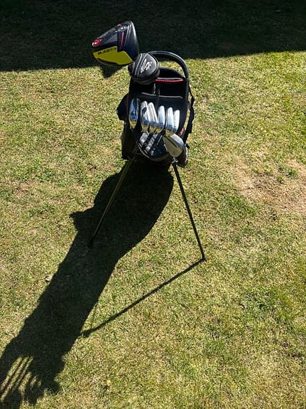 Golfset med bag och klubbor
