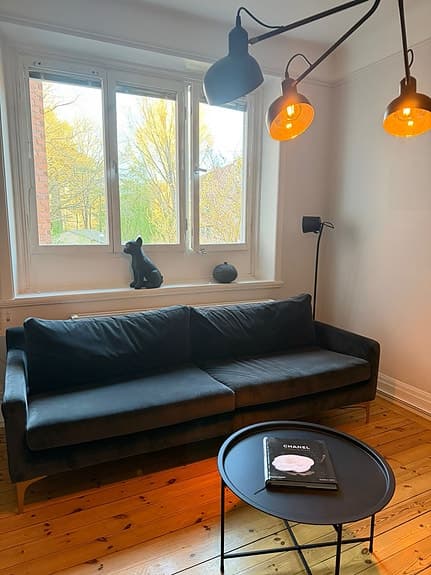 Snygg fräsch soffa säljes pga flytt - 1200 vid snabb affär