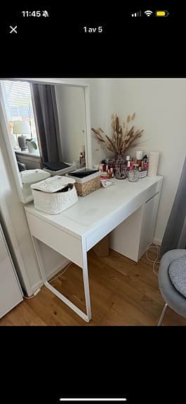 IKEA skrivbord/sminkbord med låda och skåp vitt