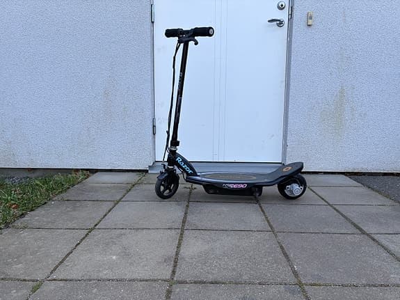 Razor el-sparkcykel svart