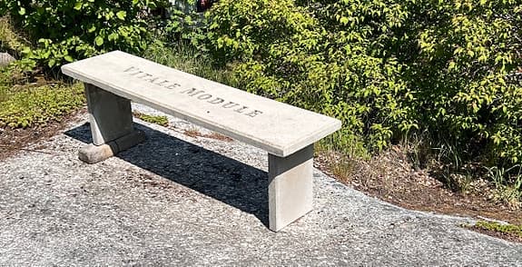 Betongbänk / trädgårdsbänk i betong av Stefan Lundgren