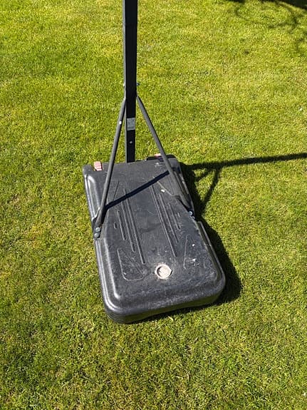 Flyttbart basketställ med korg och nät