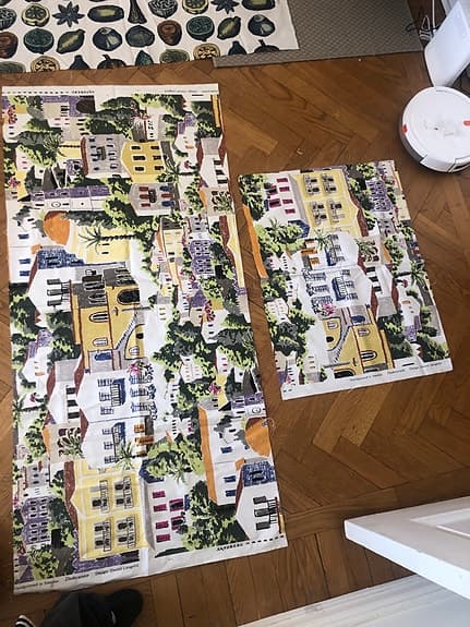 Sandberg metervara tyg med stadsmotiv och fruktmönstrat tyg