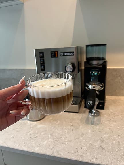 Kaffemaskin + espressokvarn