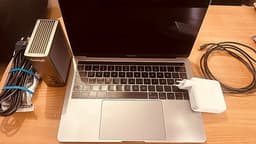 MacBook Pro 13" (16GB RAM/512GB) + CalDigit TS2 Docka