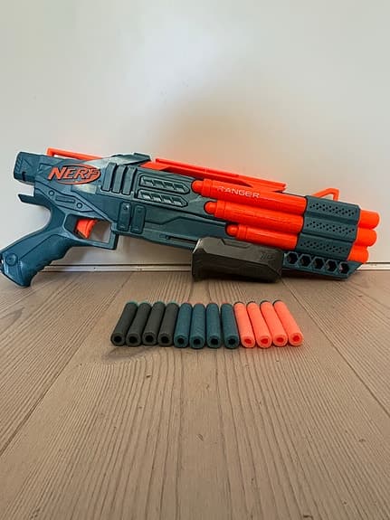 Två nerf blasters/pistoler