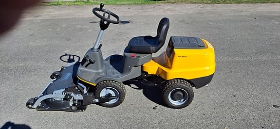 Åkgräsklippare Stiga Park 300 LC Demo.Ex.