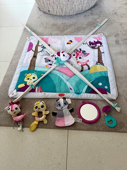 Tiny Love babygym med leksaker och spegel