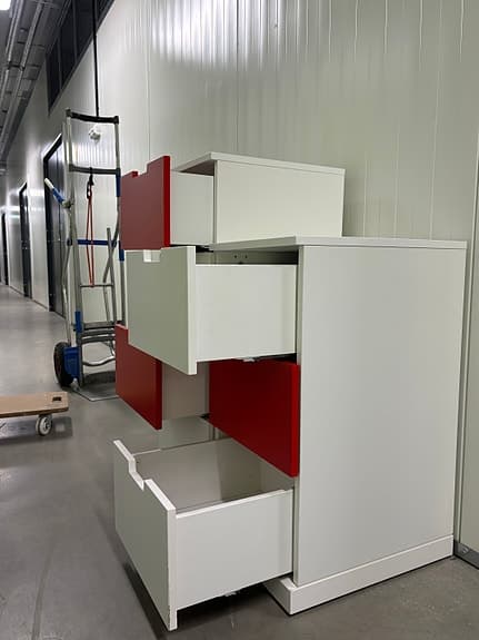 Nordli byrå med 7 lådor