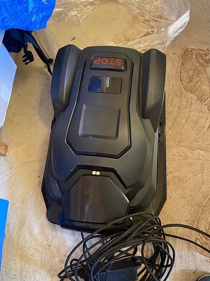 Robotgräsklippare MEEC från Jula