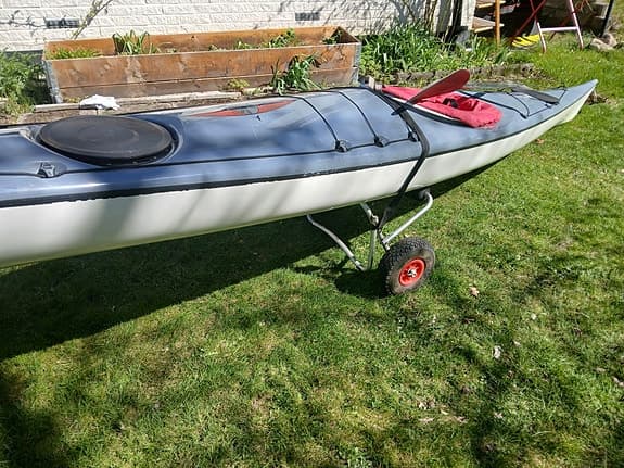 Havskajak vit/grå med luckor och däckslinor