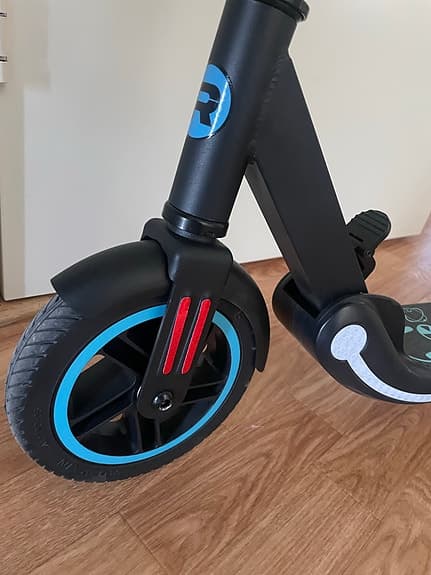 RCB elsparkcykel svart/blå