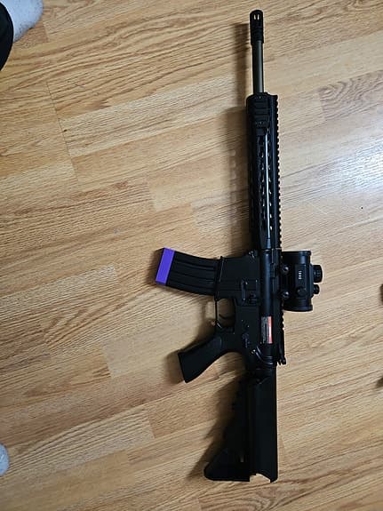 Cyma 515 M4 AR15 Keymod + Rödpunksikte