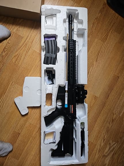 Cyma 515 M4 AR15 Keymod + Rödpunksikte